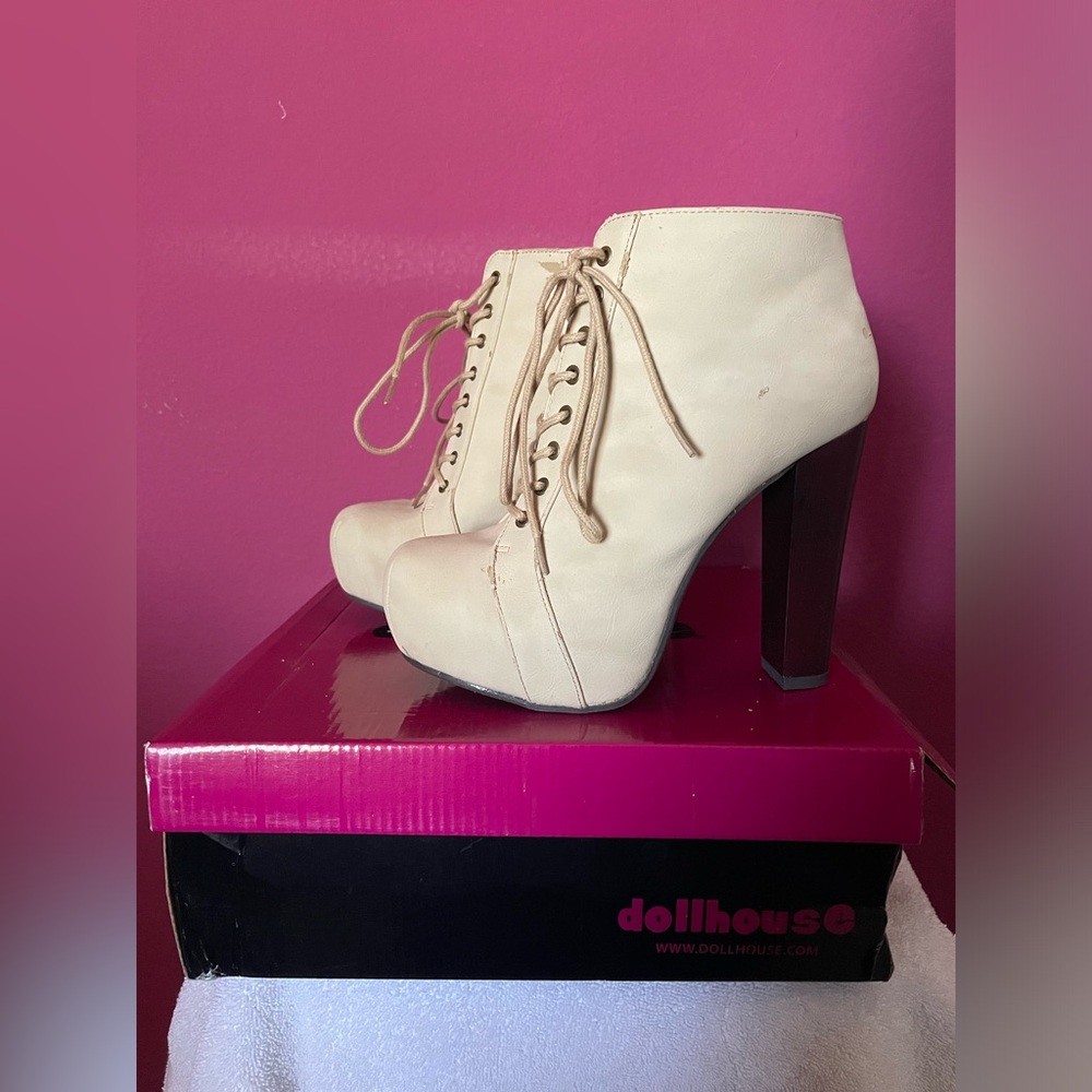 Dollhouse Prinz Style Beige Faux Leather Boots